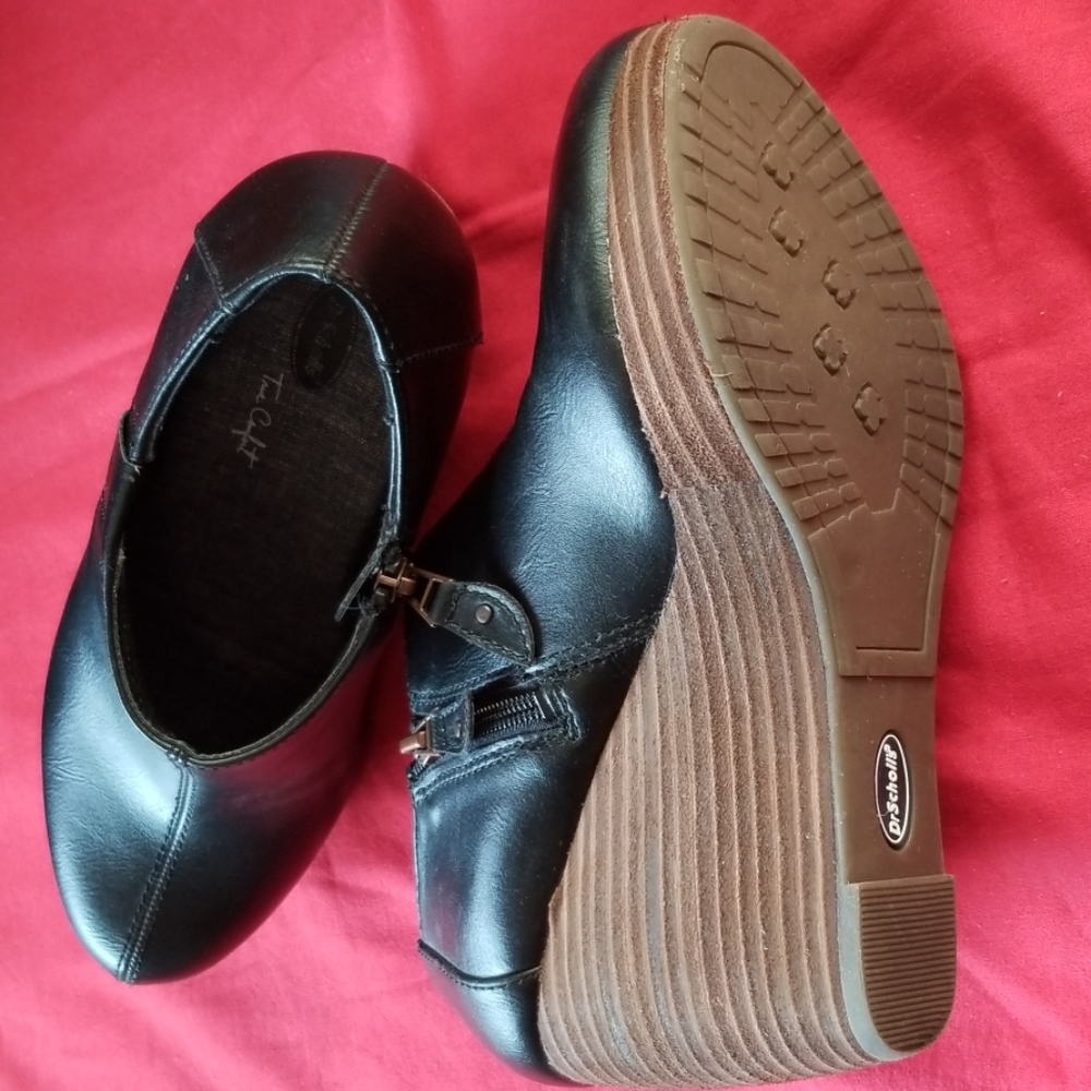 Dr. Scholls bootie wedges. - Picture 3 of 8